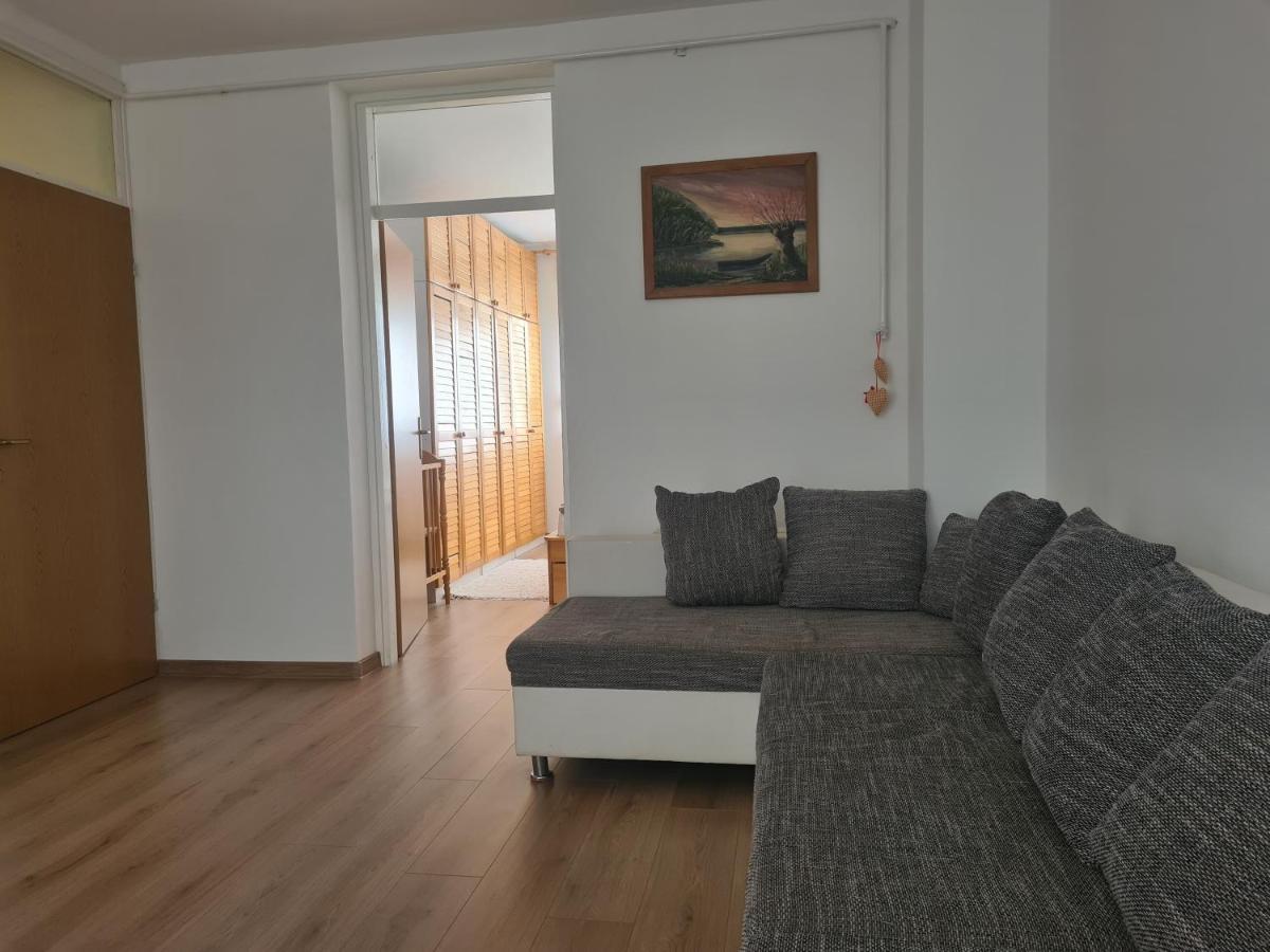 Apartman Yellow - Self Check In Осиек Экстерьер фото