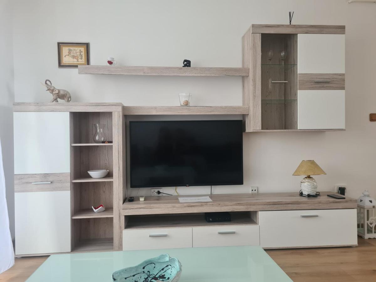 Apartman Yellow - Self Check In Осиек Экстерьер фото