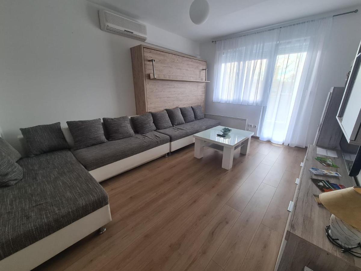 Apartman Yellow - Self Check In Осиек Экстерьер фото